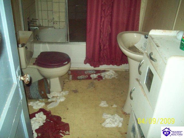 Listing Picture 1322 Elm Street West Point, KY 40177 MLS HK10000429