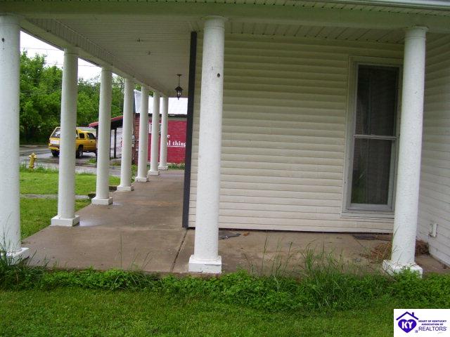 Listing Picture 942 N West Street Munfordville, KY 42765 MLS HK10000628