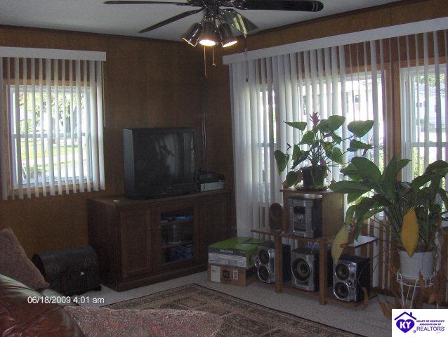 Listing Picture 135 View Circle Shelbyville, KY 40065 MLS HK10001123