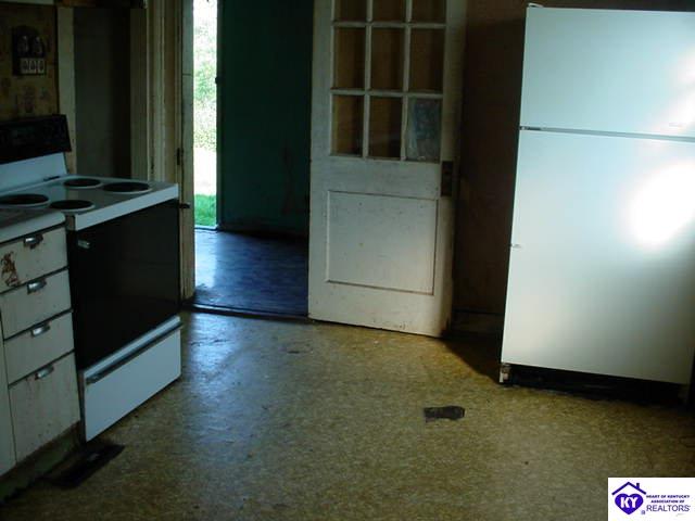 Listing Picture 3497 L and N Turnpike Hodgenville, KY 42748 MLS HK10001155