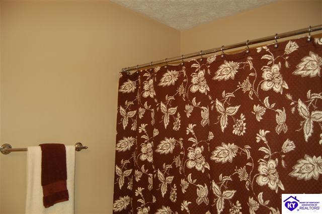 Listing Picture 147 Camelback Drive Campbellsville, KY 42718 MLS HK10001388