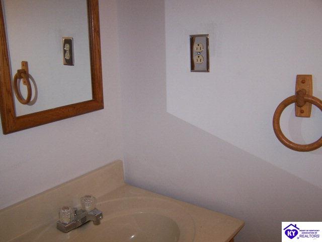 Listing Picture 511 1/2 Cleaver Street Elizabethtown, KY 42701 MLS HK10001395