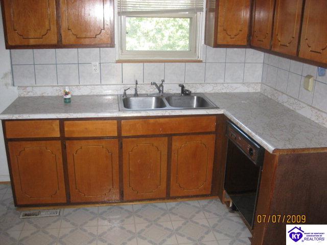 Listing Picture 1594 Cypress Drive Radcliff, KY 40160 MLS HK10001406