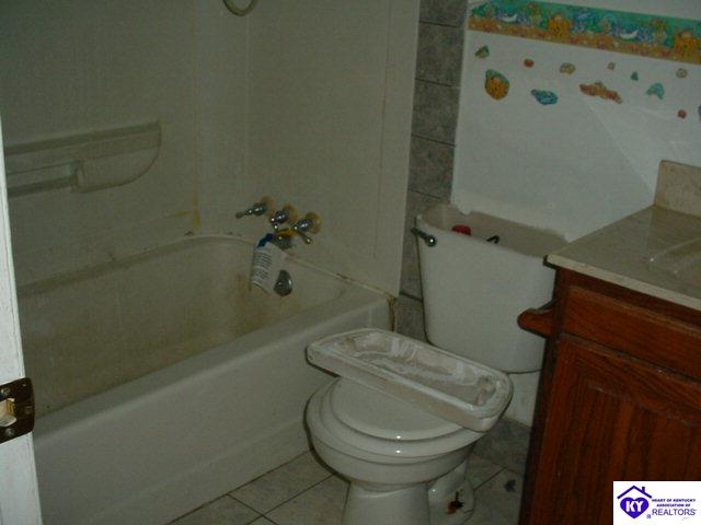 Listing Picture 1068 Ellen Drive Radcliff, KY 40160 MLS HK10001880