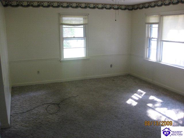 Listing Picture 546 Kirkpatrick Avenue Hodgenville, KY 42748 MLS HK10001924