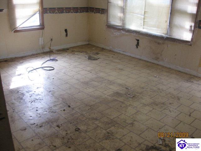 Listing Picture 50 New Haven Road Loretto, KY 40037 MLS HK10001930