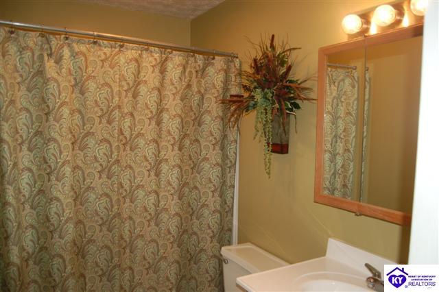 Listing Picture 107 Mayfield Drive Campbellsville, KY 42718 MLS HK10002446