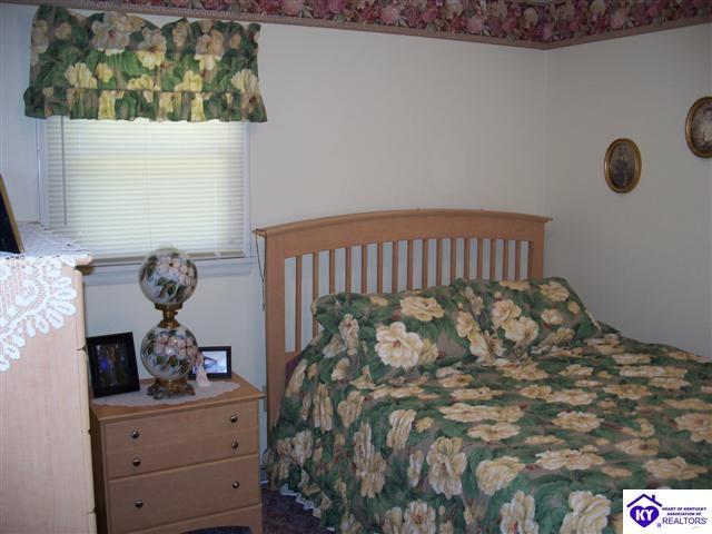 Listing Picture 806 Hoskins Avenue Campbellsville, KY 42718 MLS HK10002518