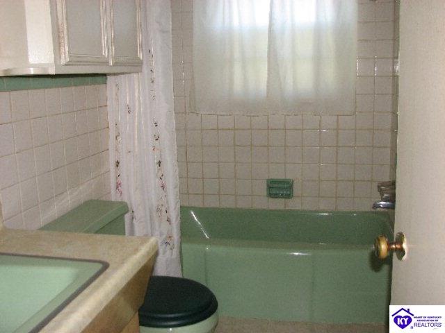 Listing Picture 420 N Hillcrest Drive Vine Grove, KY 40175 MLS HK10002525