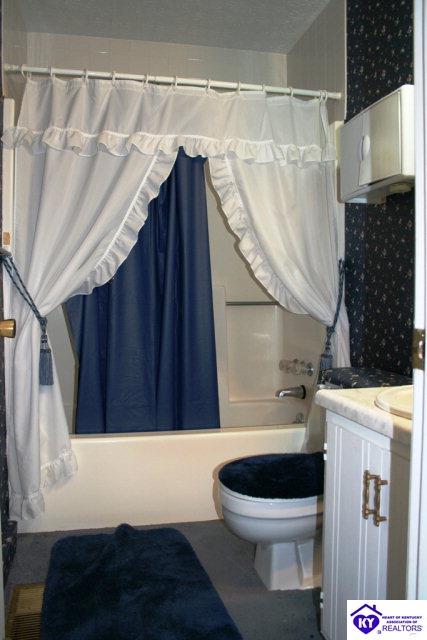 Listing Picture 1059 Greenway Drive Elizabethtown, KY 42701 MLS HK10002625