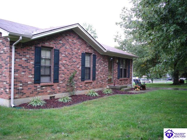 Listing Picture 602 SE Clemson Court Elizabethtown, KY 42701 MLS HK10002583