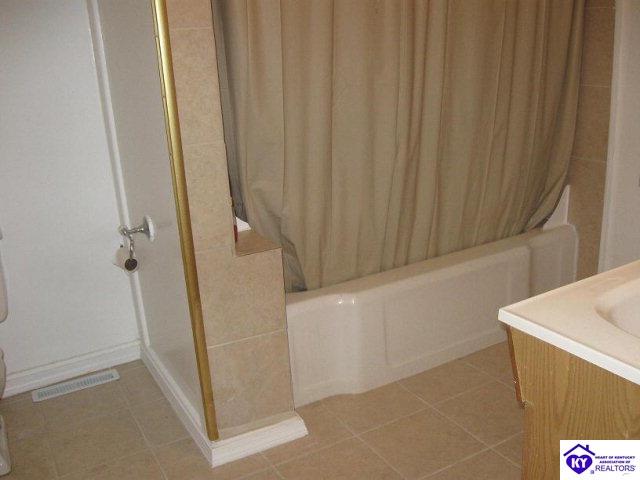 Listing Picture 204 Church Street Vine Grove, KY 40175 MLS HK10002786