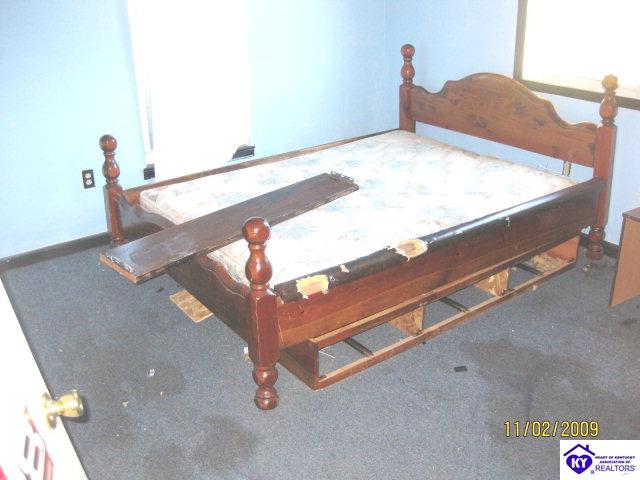 Listing Picture 135 College Park Road Lebanon, KY 40036 MLS HK10002964