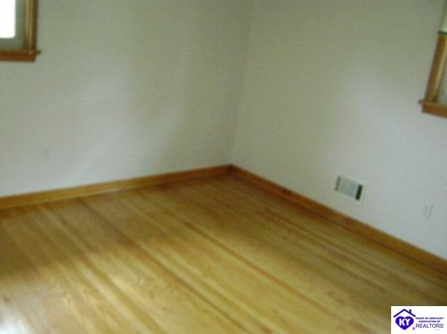 Listing Picture 4905 Crest Court Louisville, KY 40216 MLS HK10003009