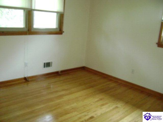 Listing Picture 4905 Crest Court Louisville, KY 40216 MLS HK10003009