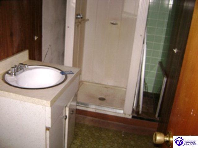 Listing Picture 4905 Crest Court Louisville, KY 40216 MLS HK10003009