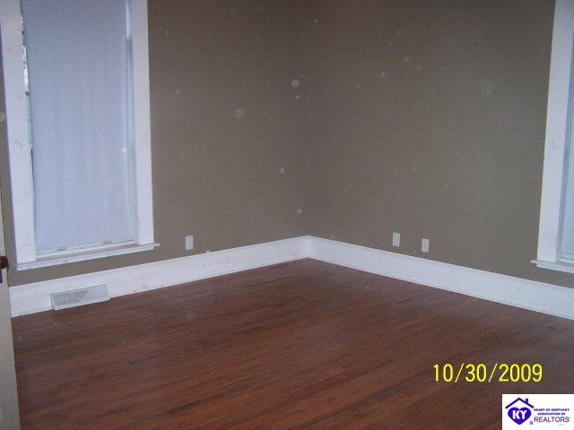 Listing Picture 548 Kirkpatrick Avenue Hodgenville, KY 42748 MLS HK10003039