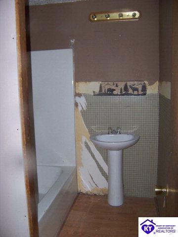 Listing Picture 16237 Liberty Road Columbia, KY 42728 MLS HK10003210