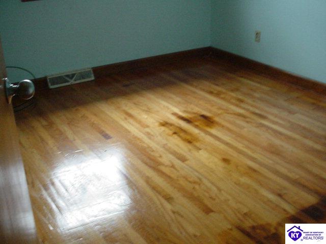 Listing Picture 1133 Glennwood Drive Radcliff, KY 40160 MLS HK10003383