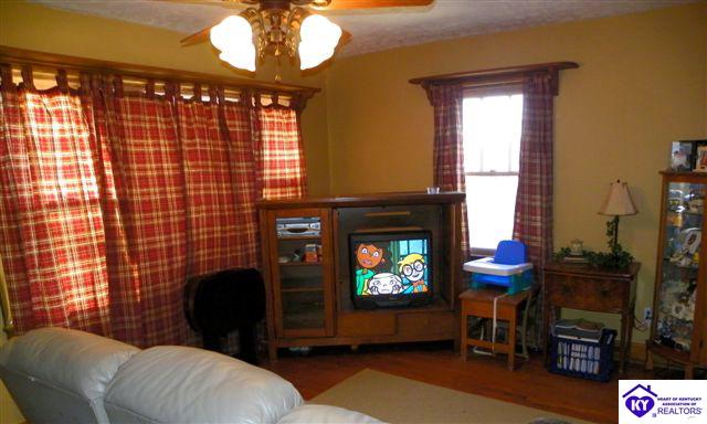 Listing Picture 300 Church Street Vine Grove, KY 40175 MLS HK10003544