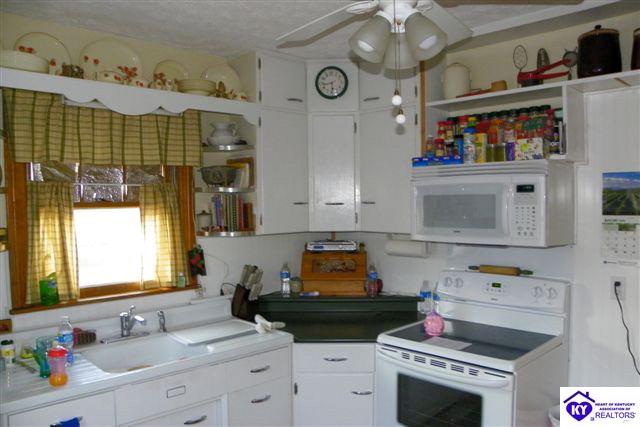 Listing Picture 300 Church Street Vine Grove, KY 40175 MLS HK10003544