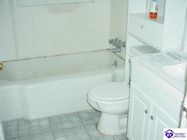 Listing Picture 303 Deepwood Drive Elizabethtown, KY 42701 MLS HK10003580