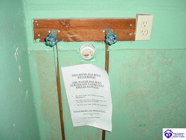 Listing Picture 303 Deepwood Drive Elizabethtown, KY 42701 MLS HK10003580