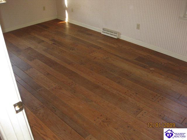 Listing Picture RR1 No Street Name Webster, KY 40146 MLS HK10003532