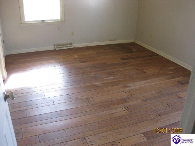 Listing Picture RR1 No Street Name Webster, KY 40146 MLS HK10003532