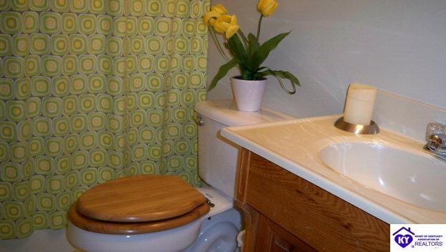 Listing Picture 701 Westview Drive Elizabethtown, KY 42701 MLS HK10003605