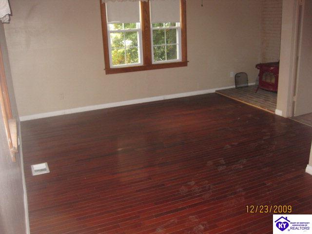 Listing Picture 120 E Garnettsville Road Muldraugh, KY 40155 MLS HK10003863