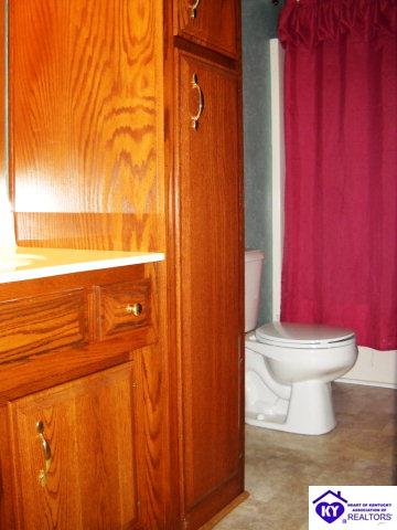 Listing Picture 106 Carey Court Bardstown, KY 40004 MLS HK10003972