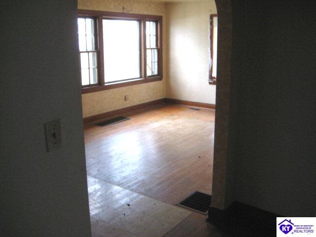 Listing Picture 121 W Caroline Street Irvington, KY 40146 MLS HK10004040