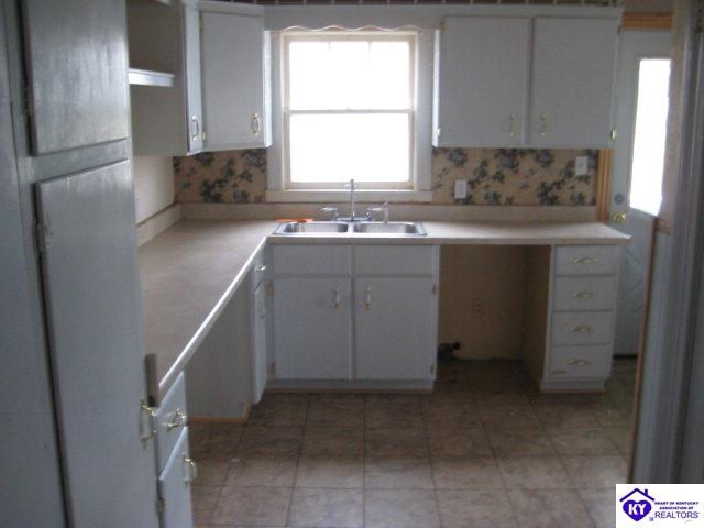 Listing Picture 121 W Caroline Street Irvington, KY 40146 MLS HK10004040