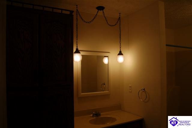 Listing Picture 215 Chestnut Street Campbellsville, KY 42718 MLS HK10004215