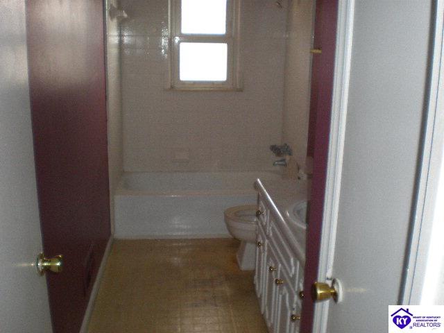 Listing Picture 206 Lakewood Drive Elizabethtown, KY 42701 MLS HK10004269