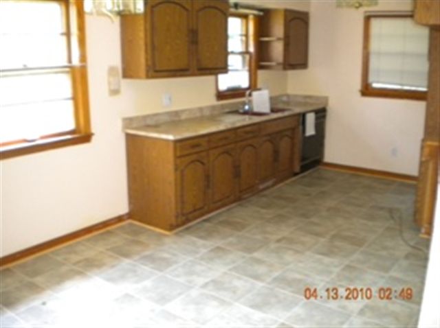 Listing Picture 2006 Auburn Drive Louisville, KY 40216 MLS HK10005544