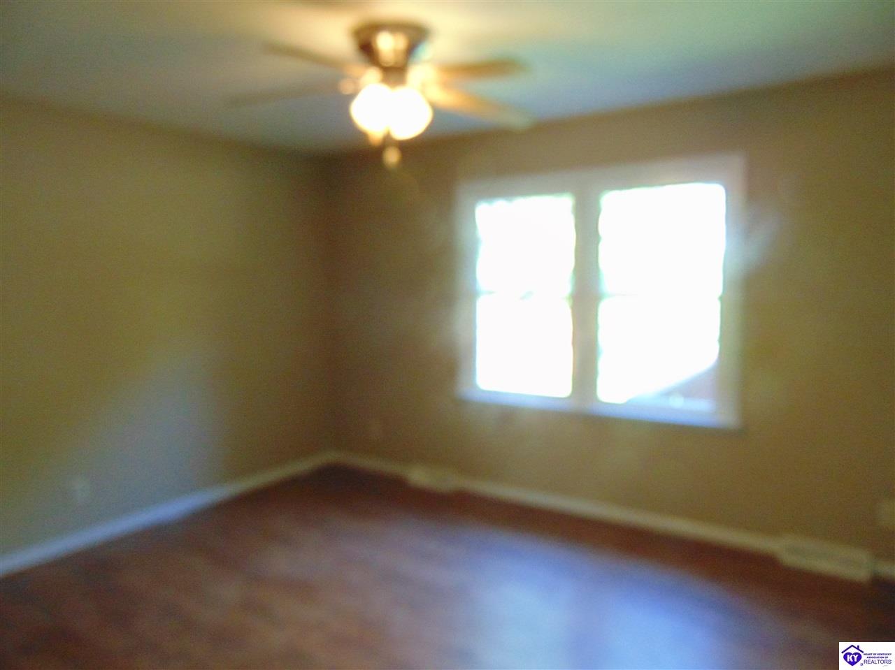 Listing Picture 251 County Barn Road Munfordville, KY 42765 MLS HK10044413