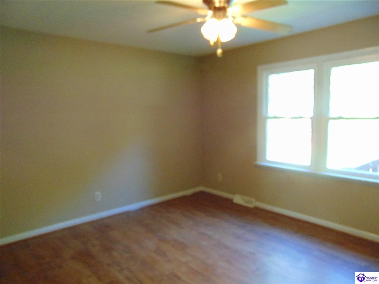 Listing Picture 251 County Barn Road Munfordville, KY 42765 MLS HK10044413