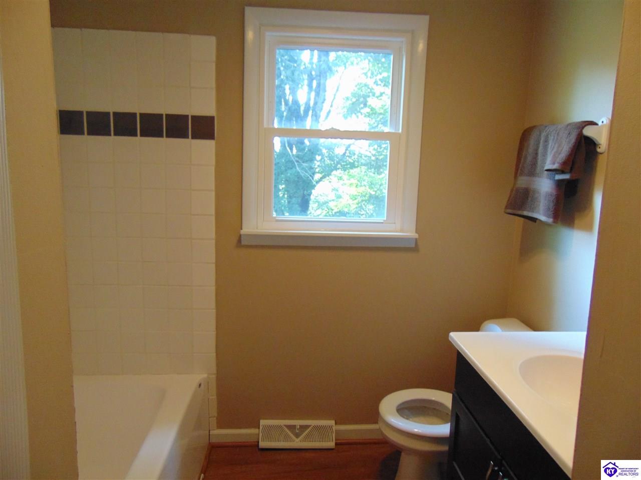 Listing Picture 251 County Barn Road Munfordville, KY 42765 MLS HK10044413