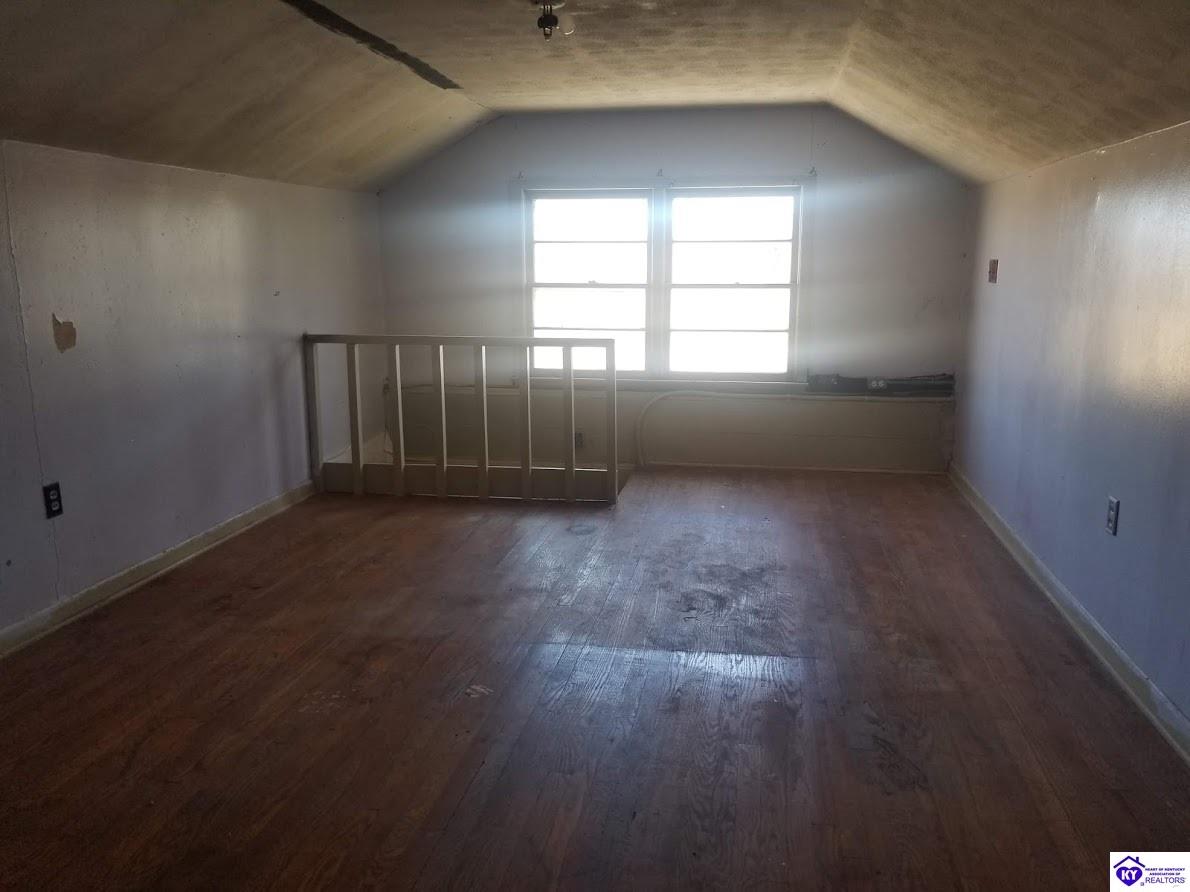 Listing Picture 4950 Hodgenville Road Campbellsville, KY 42718 MLS HK10047464