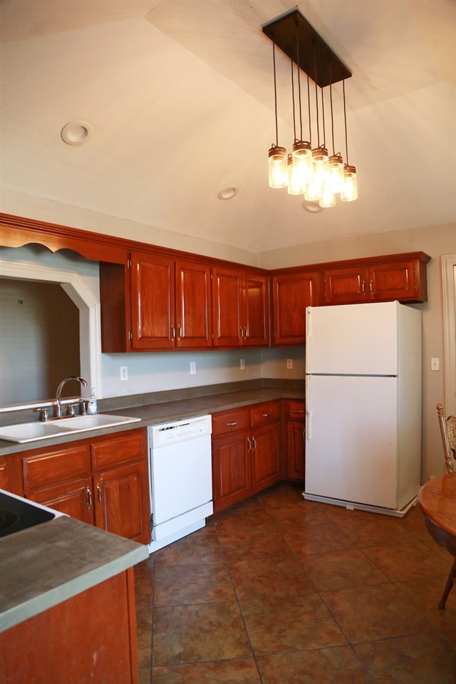 Listing Picture 425 S Central Avenue Campbellsville, KY 42718 MLS HK10047976