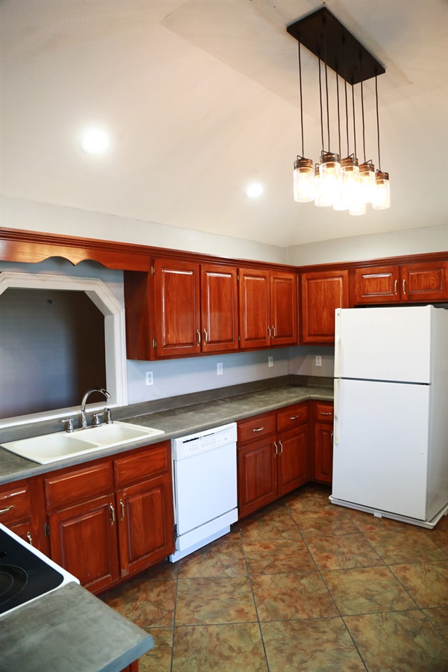 Listing Picture 425 S Central Avenue Campbellsville, KY 42718 MLS HK10047976