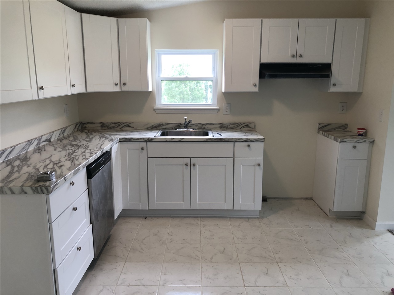 Listing Picture 325 Lake Drive Vine Grove, KY 40175 MLS HK10048203