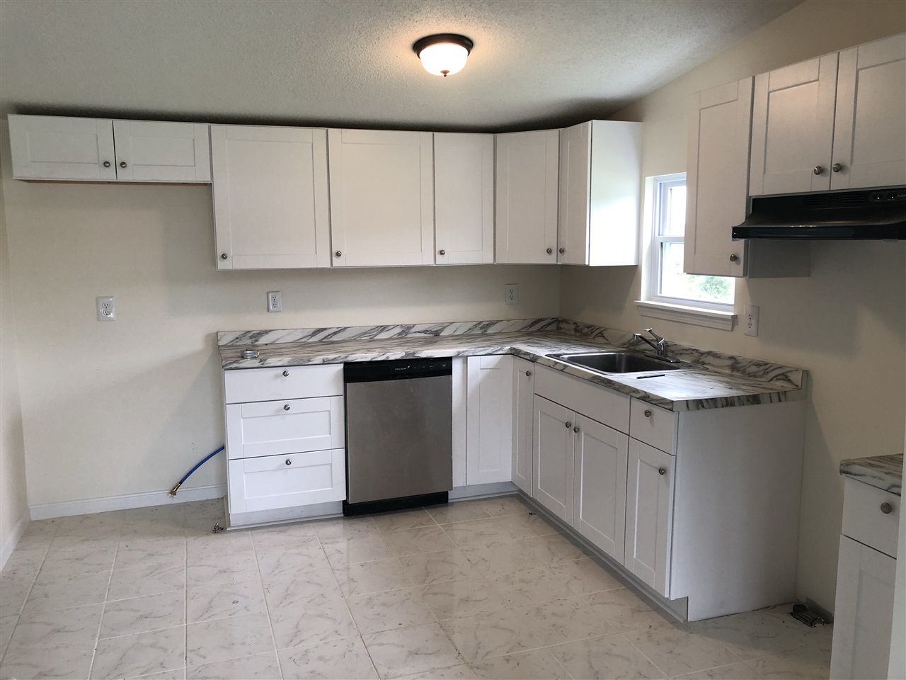 Listing Picture 325 Lake Drive Vine Grove, KY 40175 MLS HK10048203