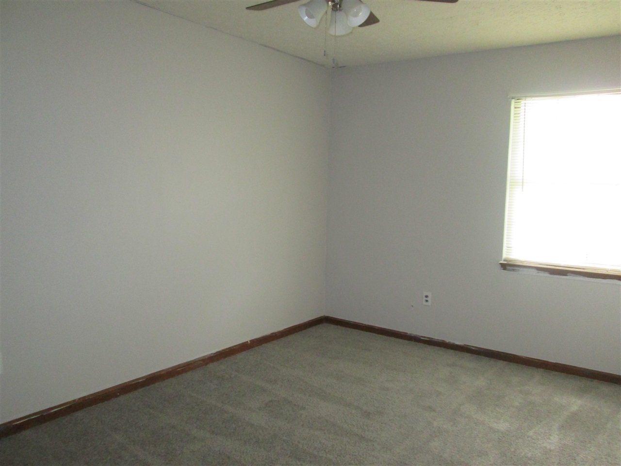 Listing Picture 2728 Pioneer Court Radcliff, KY 40160 MLS HK10048646