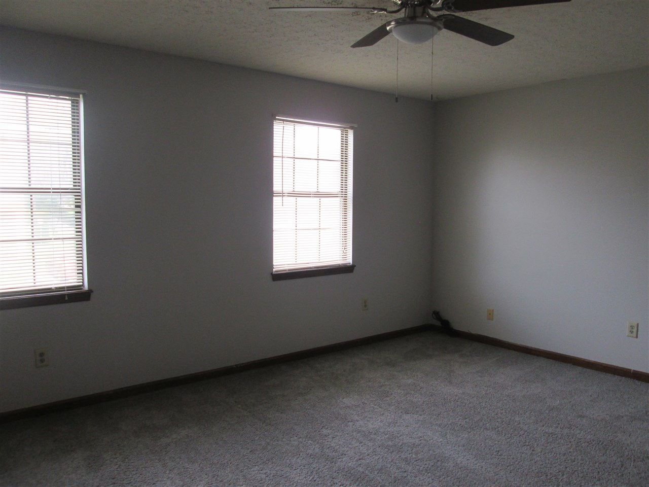 Listing Picture 2728 Pioneer Court Radcliff, KY 40160 MLS HK10048646