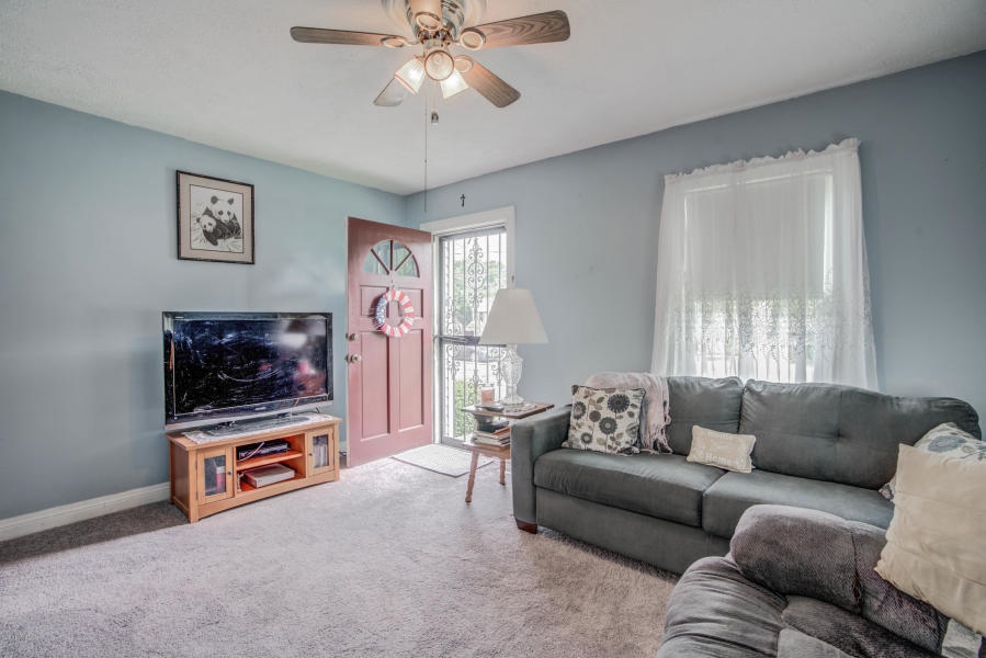 Listing Picture 1028 Berry Boulevard Louisville, KY 40215 MLS HK10049301