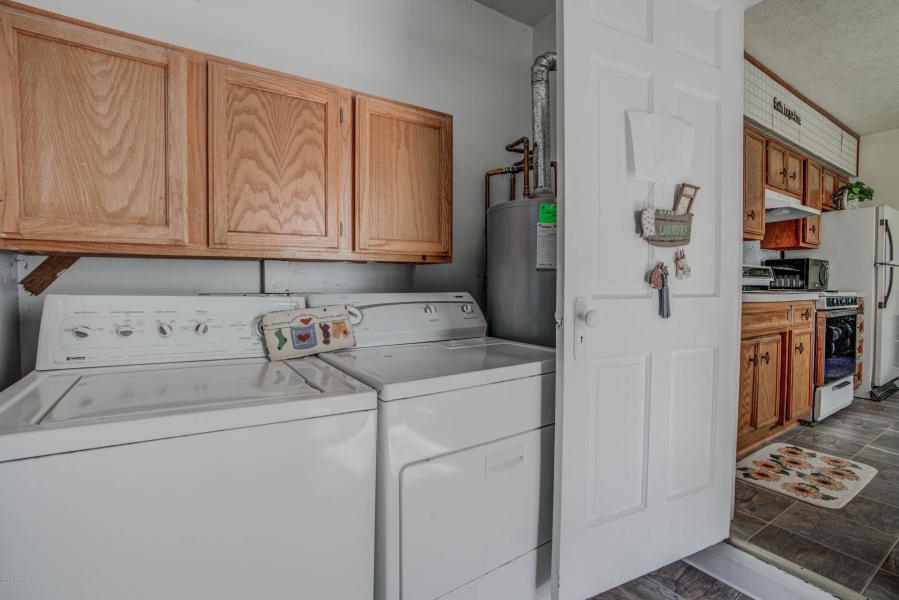 Listing Picture 1028 Berry Boulevard Louisville, KY 40215 MLS HK10049301