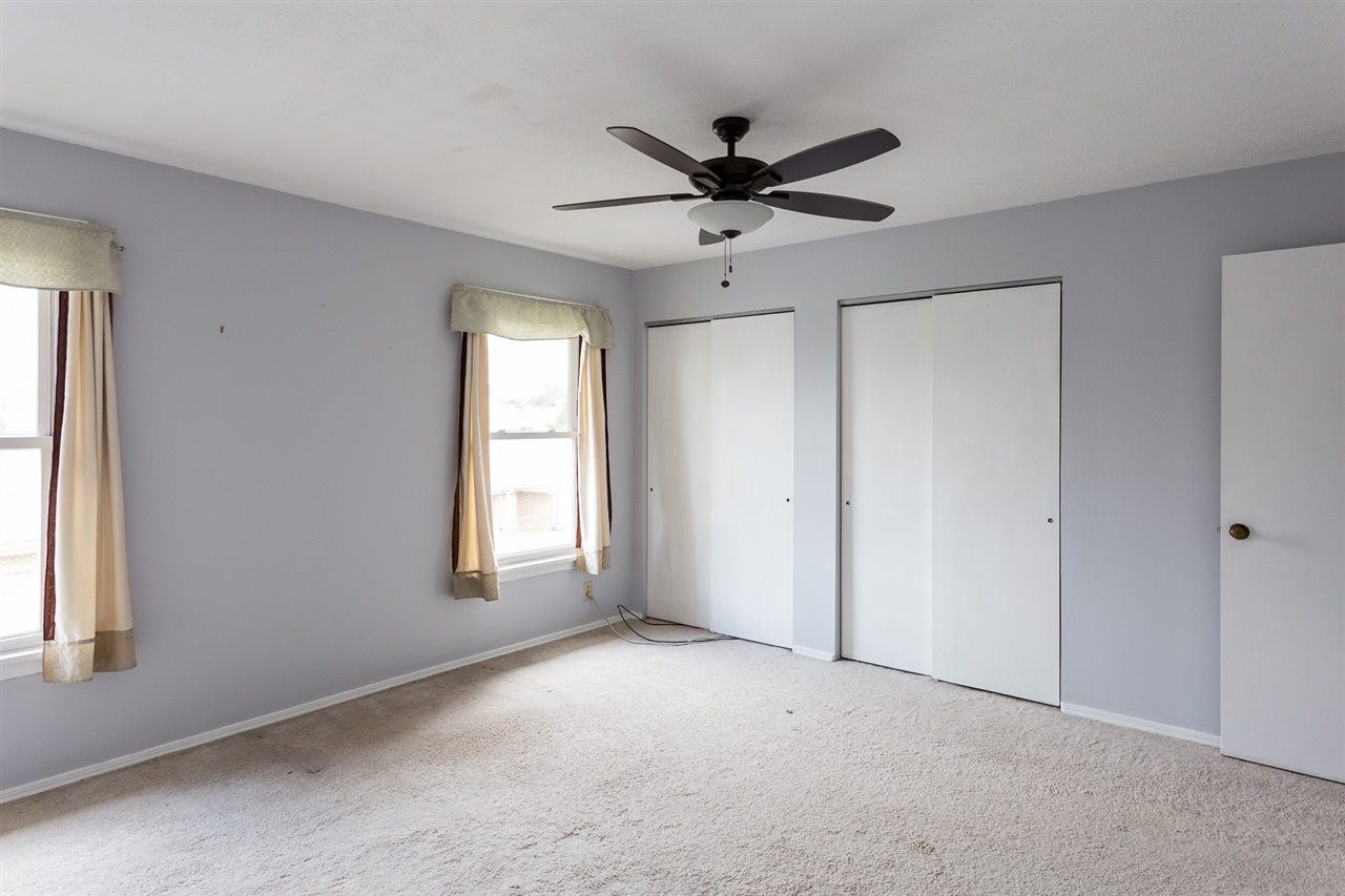 Listing Picture 8126 Lake Terrace Louisville, KY 40222 MLS HK10049245